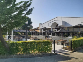 Гостиница Dean Park Hotel  Киркальди